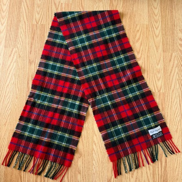 Royal Highland Tartan Wool Scarf 54 inches Fringe 3 in Made in Scotland Vintage - Picture 3 of 9